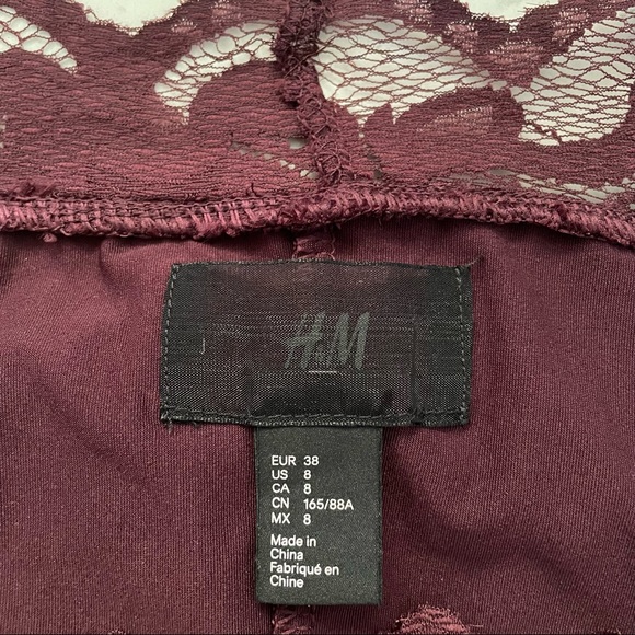 H&M Lace Off-The-Shoulder Bodycon Dress with long sleeves in Burgundy Plum color - Picture 5 of 5